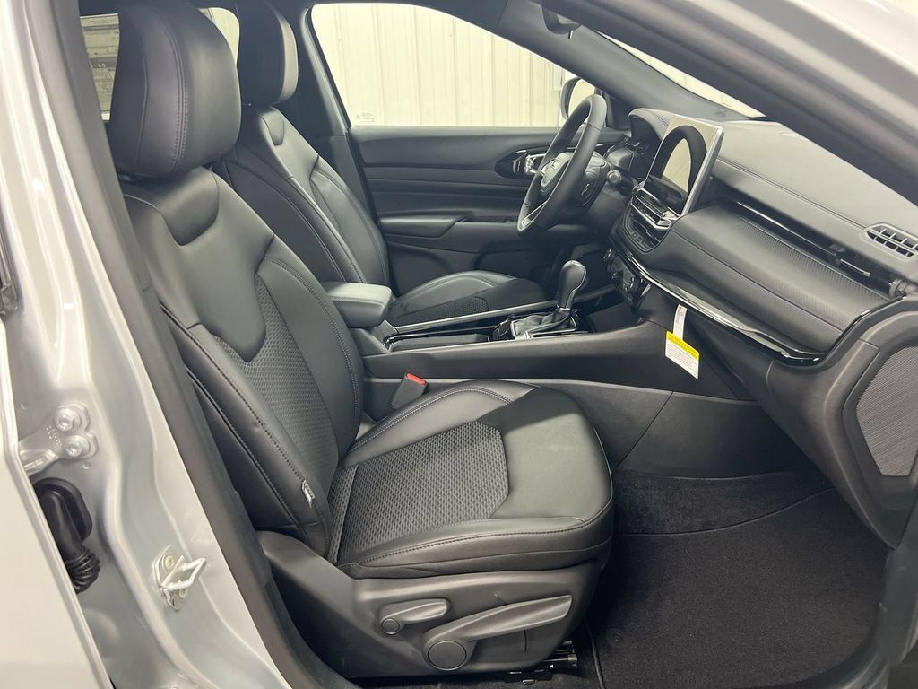 New 2026 Jeep Compass Latitude AWD/4WD image 20