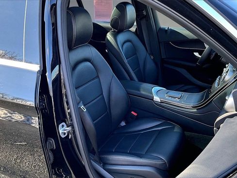 Used 2022 Mercedes-Benz GLC 300 GLC 300 w/ Premium Package Lite image 28