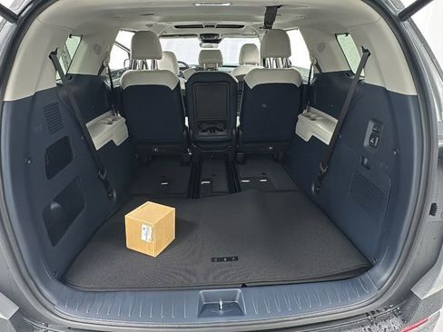 New 2026 Kia Carnival SX w/ SX Dark Edition Package FWD image 16