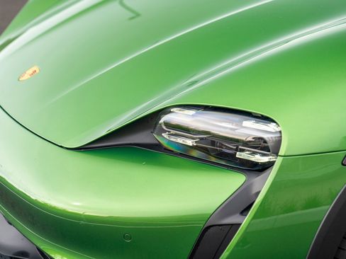 Certified 2023 Porsche Taycan 4S AWD/4WD image 29