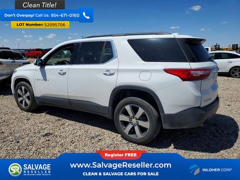 Used 2019 Chevrolet Traverse LT w/ LT Premium Package FWD image 3