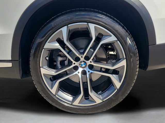 Used 2025 BMW X5 xDrive40i AWD/4WD image 32