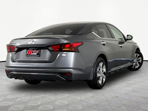 Used 2024 Nissan Altima 2.5 S FWD image 6