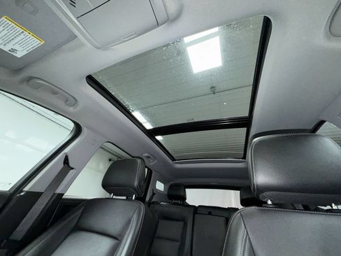 Used 2022 GMC Terrain SLT w/ Infotainment Package II AWD/4WD image 23