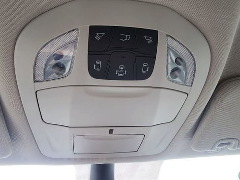 Used 2023 Chrysler Voyager LX FWD image 21