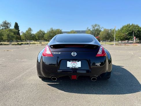 Used 2014 Nissan 370Z Coupe w/ Sport Package RWD image 7