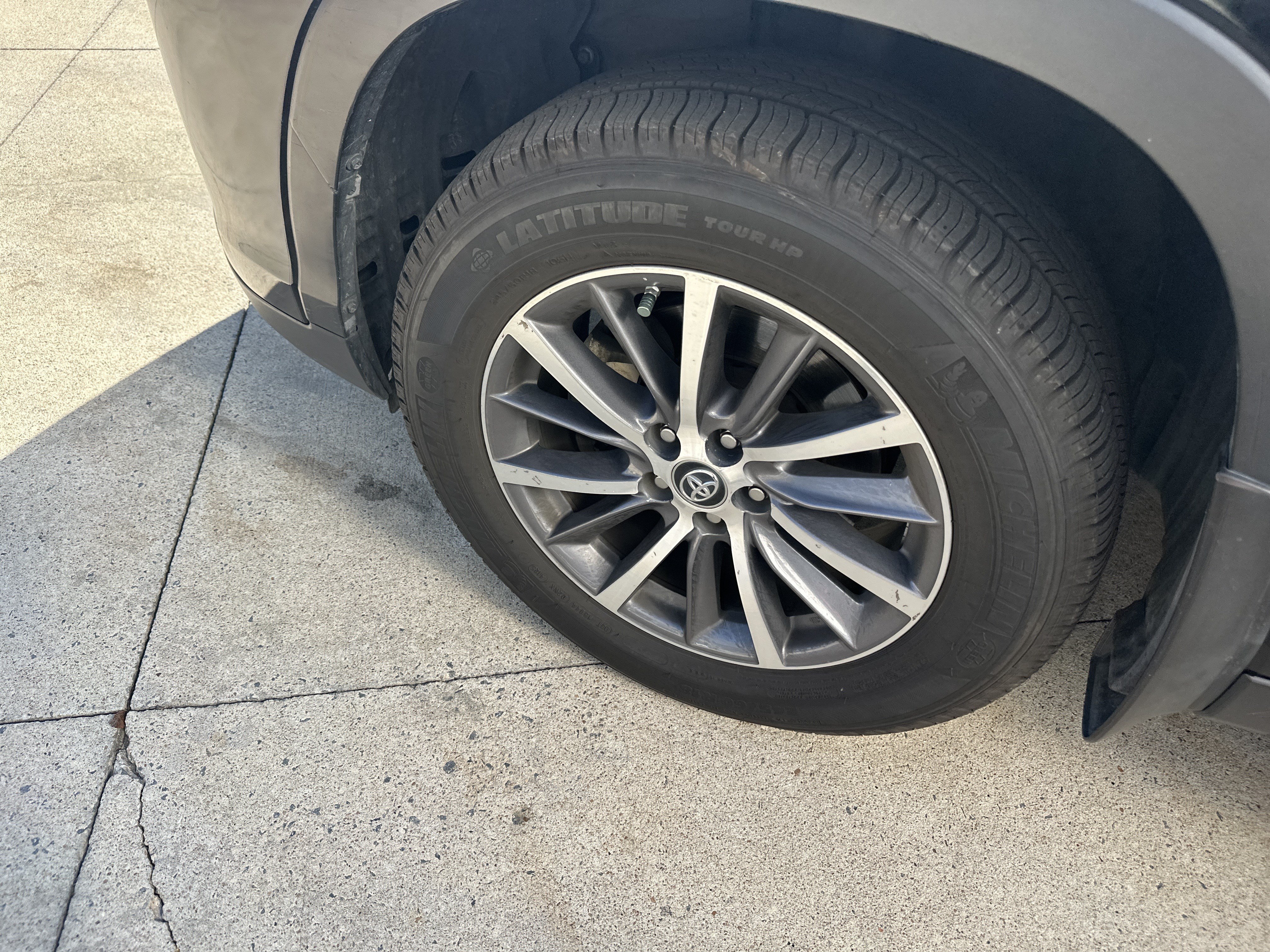 Used 2019 Toyota Highlander XLE AWD/4WD image 33