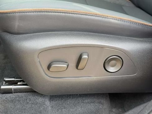 Used 2025 GMC Acadia AT4 w/ Luxury Package AWD/4WD image 13