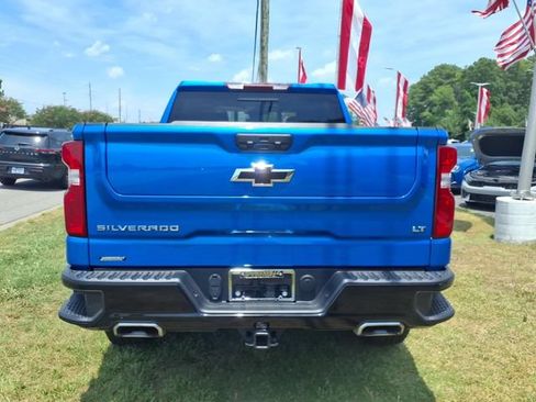 Used 2025 Chevrolet Silverado 1500 LT Trail Boss w/ Convenience Package II AWD/4WD image 2