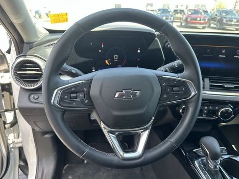 Certified 2024 Chevrolet Trax ACTIV FWD image 17