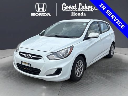 Used 2013 Hyundai Accent GS FWD image 3