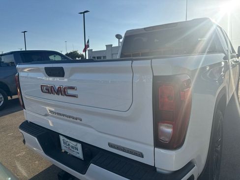 Used 2022 GMC Sierra 1500 Elevation RWD image 6