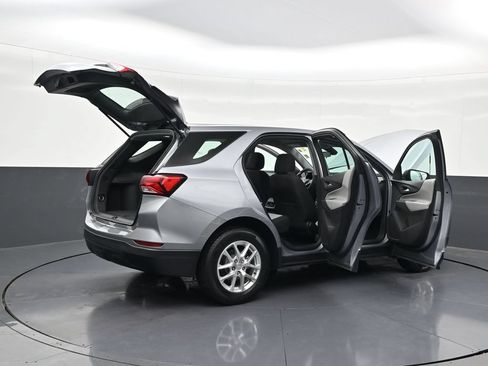 Used 2024 Chevrolet Equinox LS FWD image 31