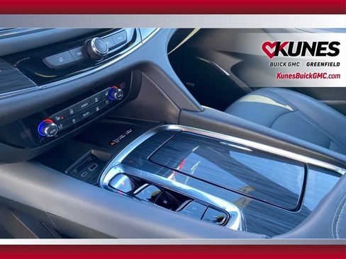 Used 2024 Buick Enclave Premium image 20