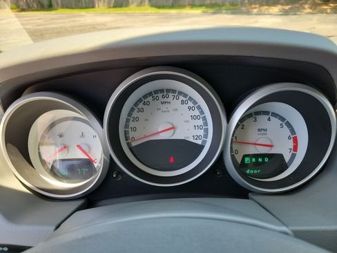 Used 2010 Dodge Grand Caravan SE w/ Popular Equipment Group FWD image 12
