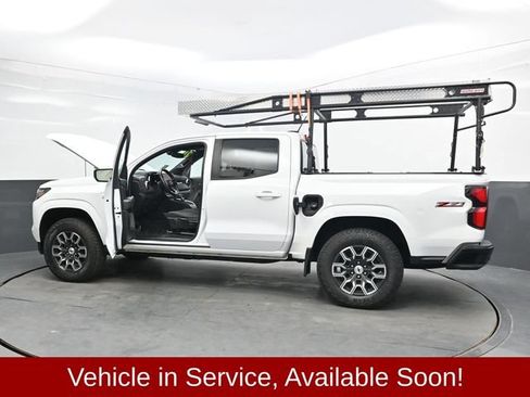 Used 2024 Chevrolet Colorado Z71 w/ Advanced Trailering Package AWD/4WD image 45