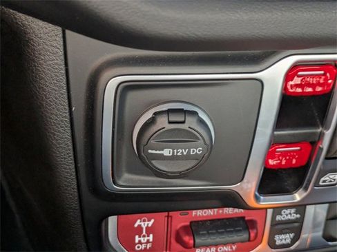 Used 2024 Jeep Gladiator Rubicon w/ Technology Group image 22