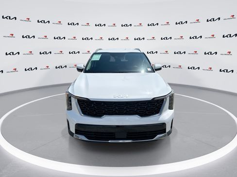 Used 2025 Kia Sorento S image 3