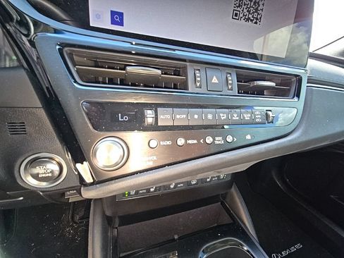 Used 2025 Lexus ES 350 Ultra Luxury w/ Accessory Package (Z2) FWD image 20