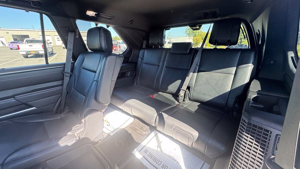 Used 2024 Toyota Sequoia Platinum AWD/4WD image 17