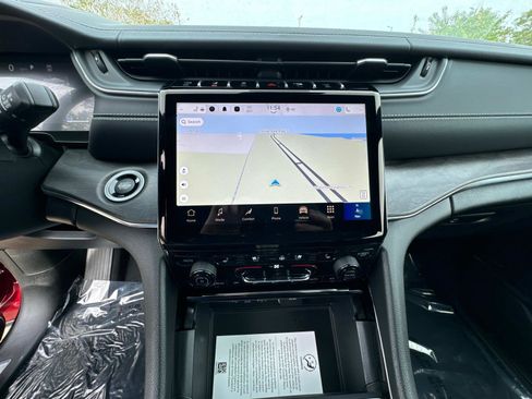 New 2024 Jeep Grand Cherokee Overland RWD image 19
