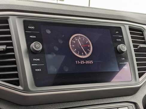 Certified 2020 Volkswagen Atlas Cross Sport SE image 16