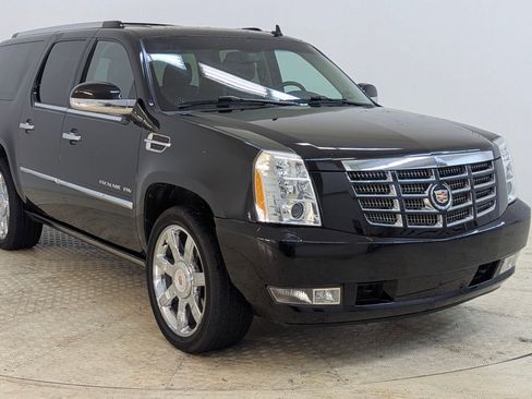 Used 2014 Cadillac Escalade ESV Luxury image 7