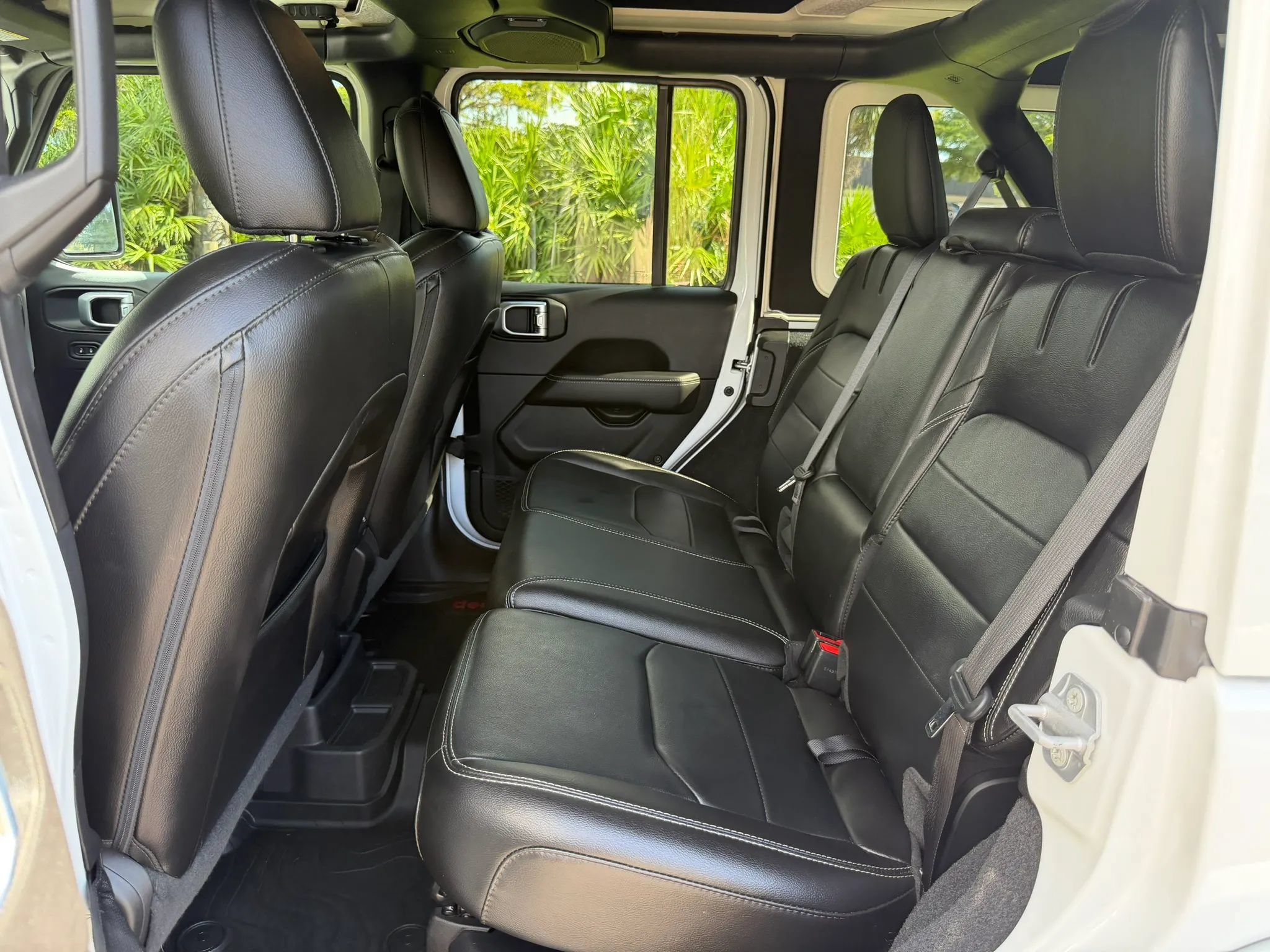 Used 2021 Jeep Wrangler Unlimited Sahara AWD/4WD image 26