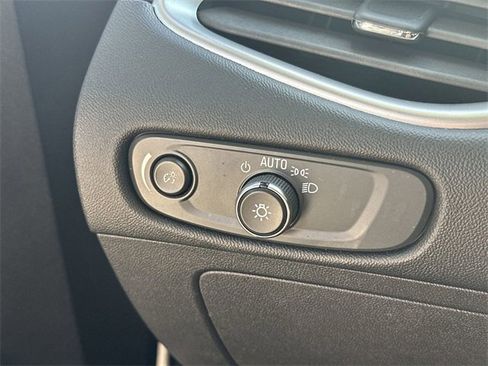 Used 2024 Chevrolet Malibu LT image 31