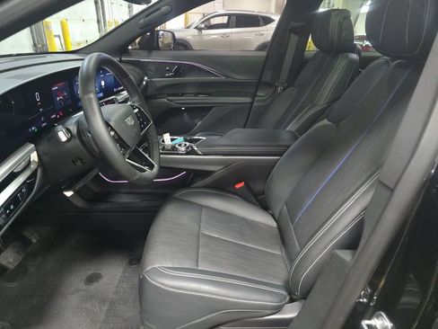 Used 2024 Cadillac Lyriq Luxury image 2