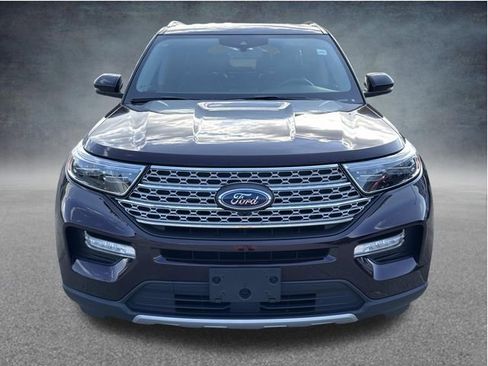 Used 2023 Ford Explorer Limited w/ Equipment Group 301A AWD/4WD image 2