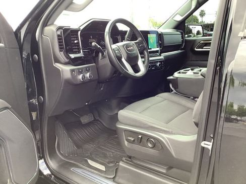 Used 2022 GMC Sierra 1500 Elevation w/ LPO, Elevation Black Package AWD/4WD image 7