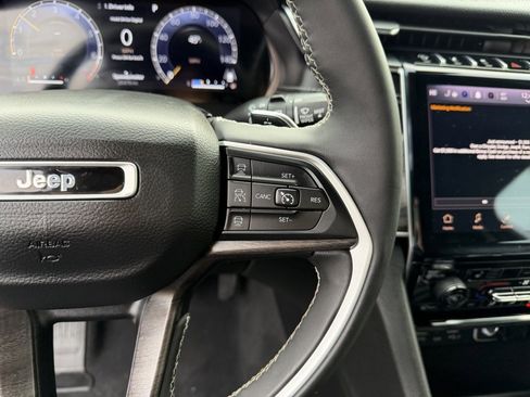 Used 2023 Jeep Grand Cherokee Limited image 19