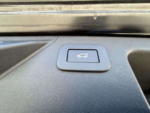 Used 2025 Land Rover Discovery Sport Dynamic SE image 19