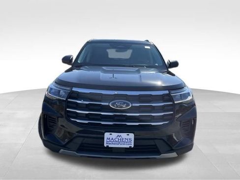 Used 2025 Ford Explorer Active image 10