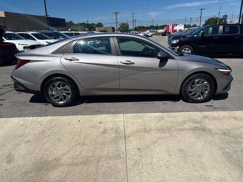 Certified 2024 Hyundai Elantra SEL FWD image 13