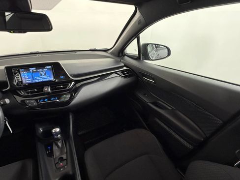 Used 2018 Toyota C-HR XLE FWD image 21