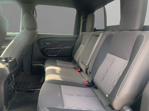 Used 2024 Nissan Titan SV w/ SV Convenience Package image 10