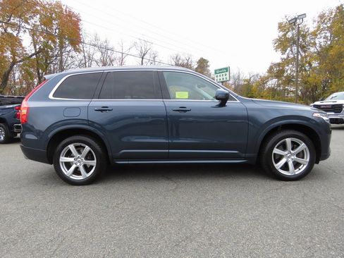 Used 2020 Volvo XC90 T6 Momentum w/ Protection Package image 5