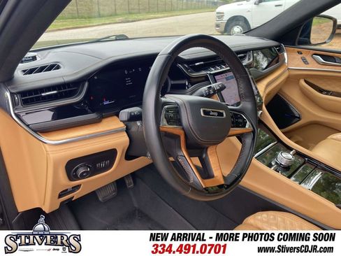 Used 2023 Jeep Grand Cherokee Summit AWD/4WD image 52