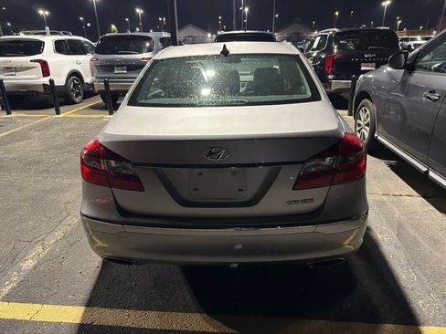 Used 2013 Hyundai Genesis 3.8 RWD image 5