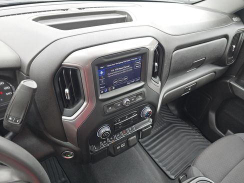 Used 2024 Chevrolet Silverado 1500 Custom image 32