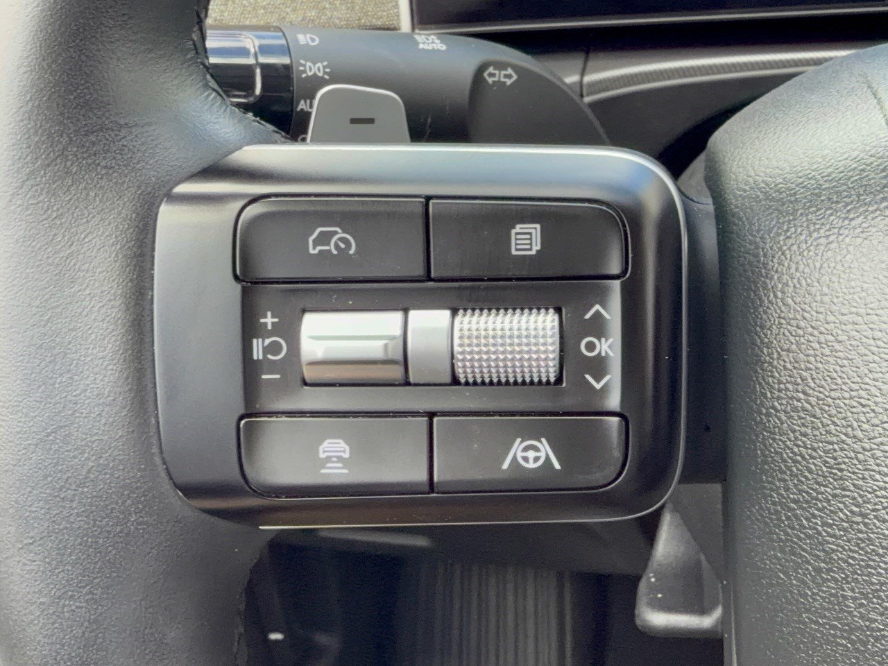 Used 2026 Hyundai Santa Fe SEL FWD image 18