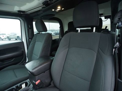 Used 2019 Jeep Wrangler Sport S image 28