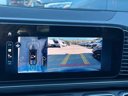 New 2026 Mercedes-Benz GLS 450 4MATIC image 16
