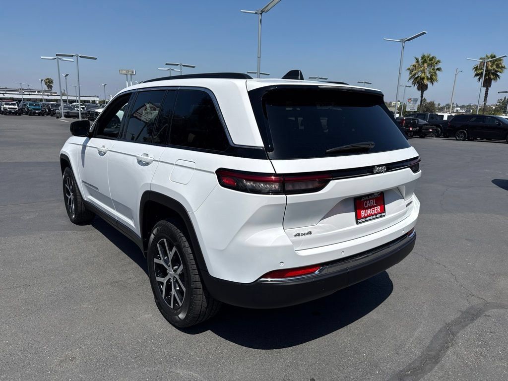 Certified 2025 Jeep Grand Cherokee Limited w/ Trailer Tow Package AWD/4WD image 5