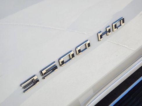 Used 2024 Chevrolet Silverado 3500 LT image 13