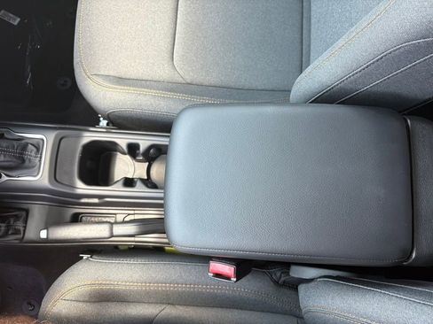 New 2025 Jeep Gladiator Sport image 25