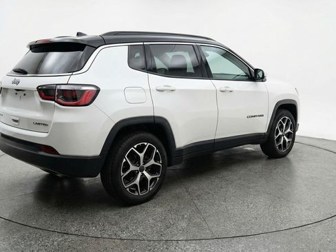 Used 2025 Jeep Compass Limited AWD/4WD image 9