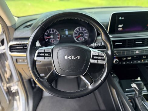 Used 2022 Kia Telluride S FWD image 19